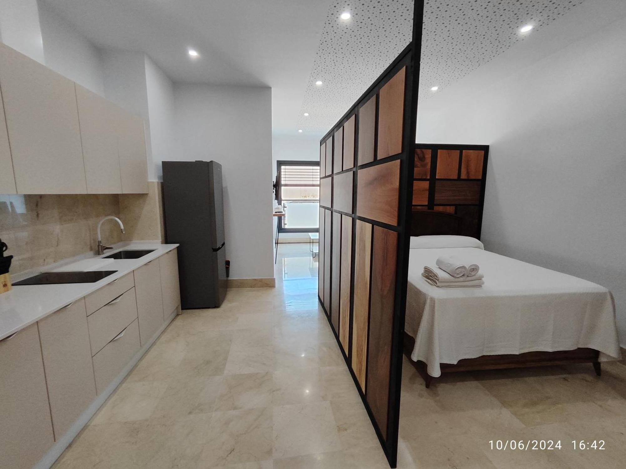 Apartamentos Luxury Playa Victoria Кадис Экстерьер фото