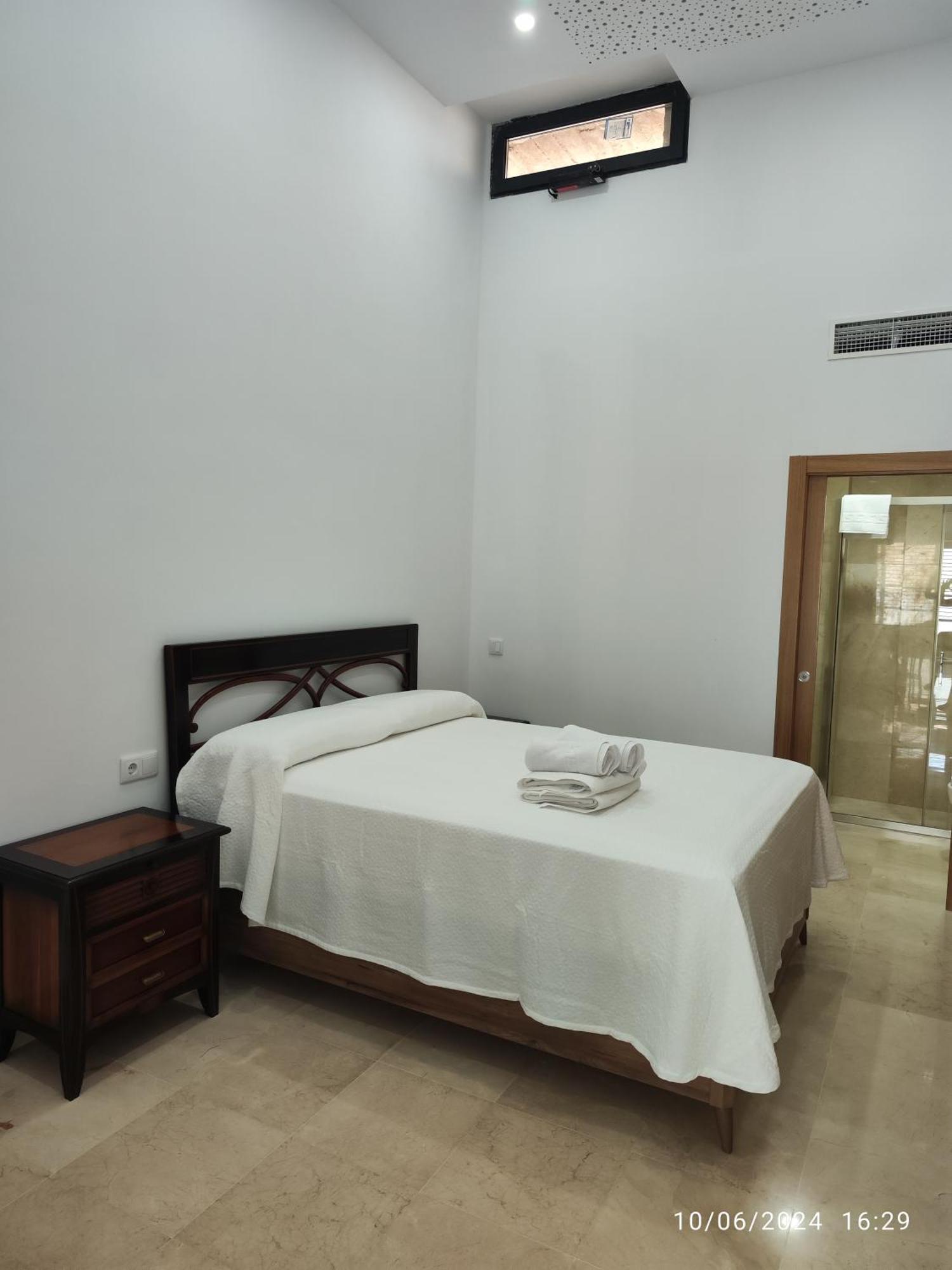 Apartamentos Luxury Playa Victoria Кадис Экстерьер фото